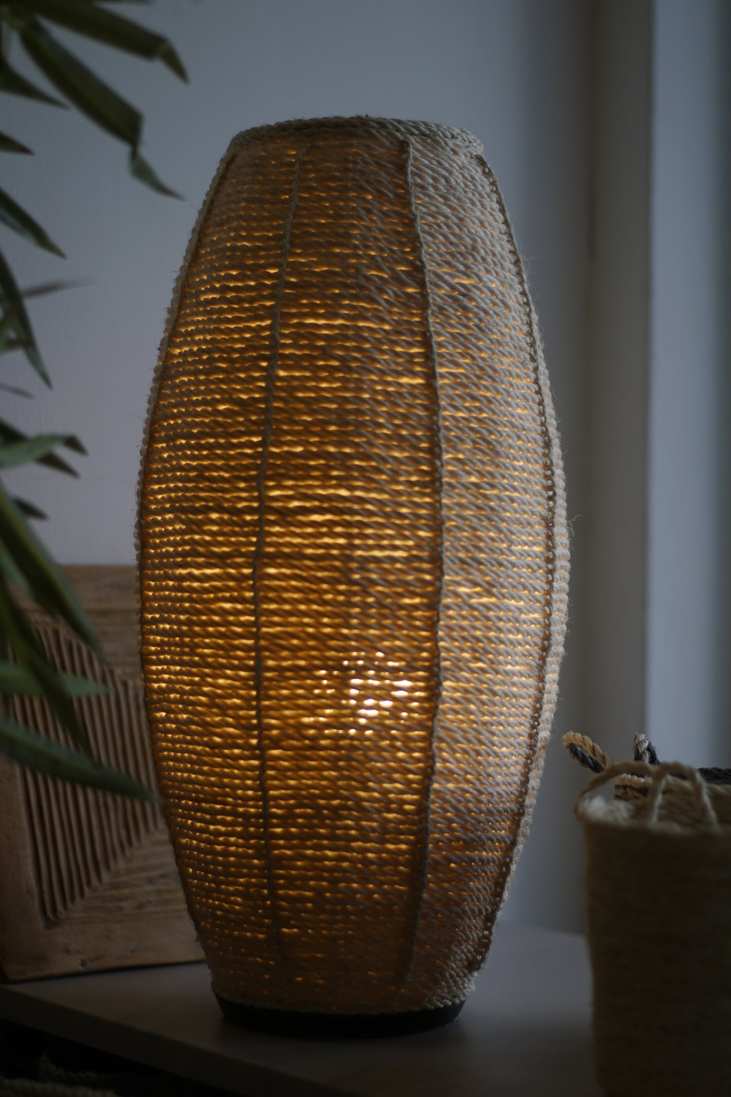 DIA - Håndlavet Bordlampe