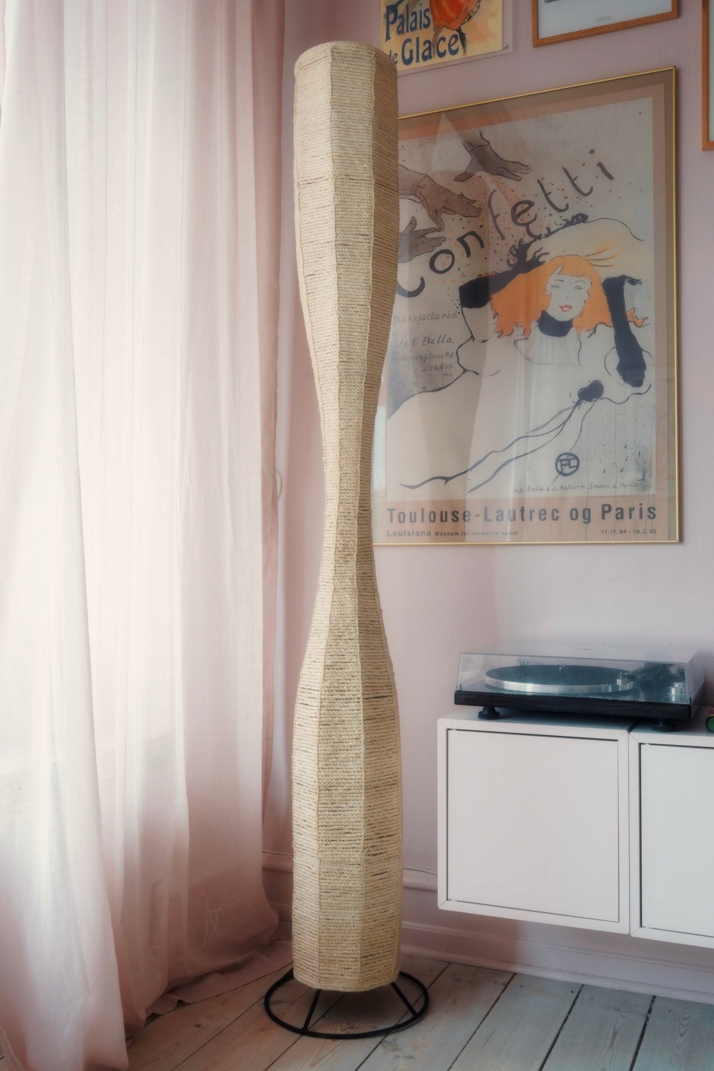 The Podstand – Håndlavet Gulvlampe