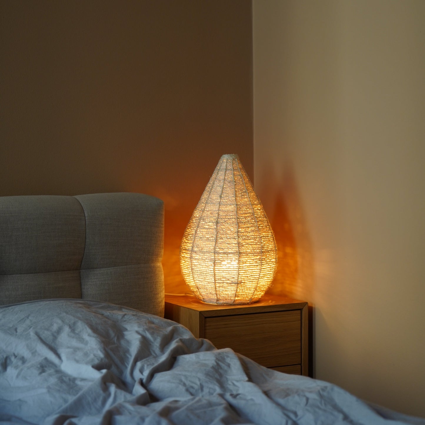 OVA - Håndlavet Bordlampe